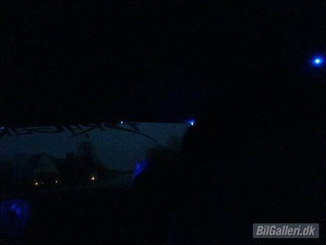 Ford sierra DØD - tjahh... det er nok svært at se...men det er altså Blå lys i himlen 3 i siden og 2 bag billede 10