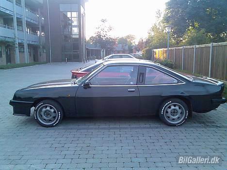 Opel Manta b (solgt) billede 2