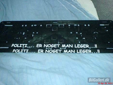 Skoda Octavia RS "Black Pearl" - Den nye nr plade ramme inden montering, den sidder dog på bilen NU..!! billede 15