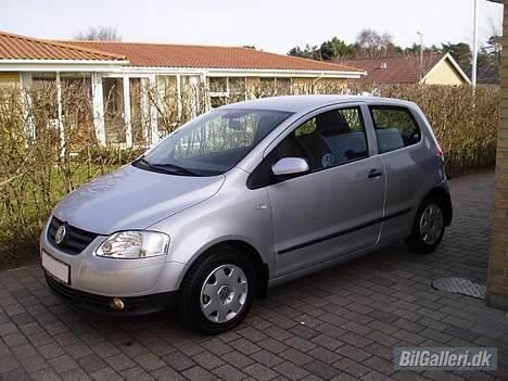 VW Fox - Min vogn med tågelygter tændt billede 1