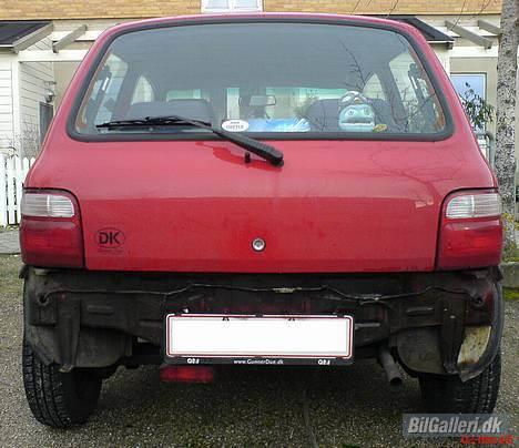 Suzuki Alto. lll (EF) 1,0-GL 53-HK. - Sådan ser alto ud uden kofanger på. en klovn gokkede min kofanger. så den fik en risse, så kofanger måtte til maler.. er nu nymalet. 09/11-2006 billede 8