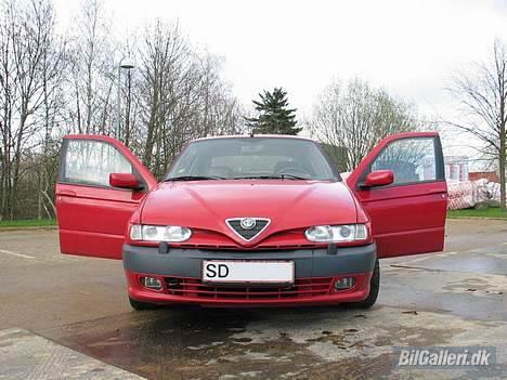 Alfa Romeo 146 2.0TI -SOLGT billede 1