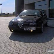 Alfa Romeo     156 