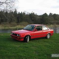 BMW E30 320i coupe solgt