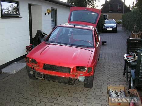 Ford Escort RS2000 - Klar til pladesmed billede 7