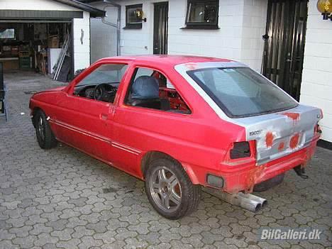 Ford Escort RS2000 - Færdig hos pladesmed billede 10
