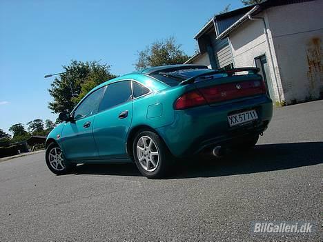 Mazda 323F  Død  billede 9