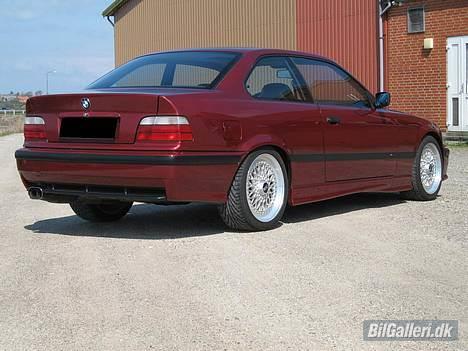 BMW 325i coupe *solgt* billede 11