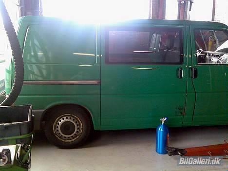 VW transporter 2,4d *SOLGT* billede 4