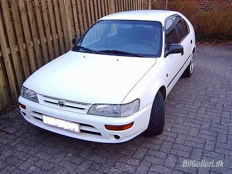 Toyota Corolla 1,3 XLI - Flot front den har sådan en Corolla billede 4