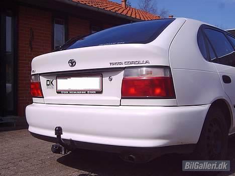 Toyota Corolla 1,3 XLI - Flotte baglygter, anhængertrækket skal måske fjernes billede 5