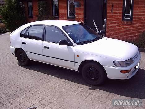 Toyota Corolla 1,3 XLI - Fuldstændig som den blev købt. billede 6