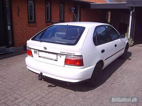 Toyota Corolla 1,3 XLI - God vinkel billede 8