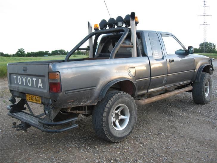 Toyota hilux 4x4 solgt billede 1