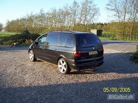 VW Sharan TDi SOLGT billede 1