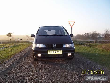 VW Sharan TDi SOLGT billede 2