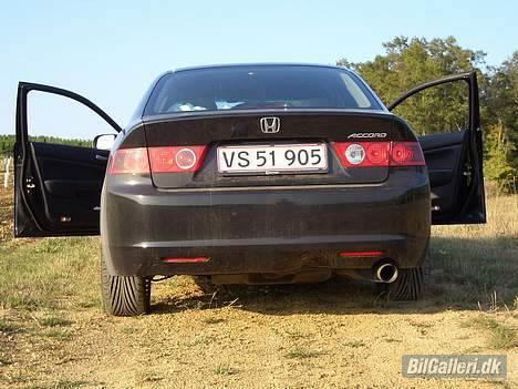 Honda Accord 2.0 aut. SOLGT - I Frankrig 2005 med gamle fælge og uden styling billede 4