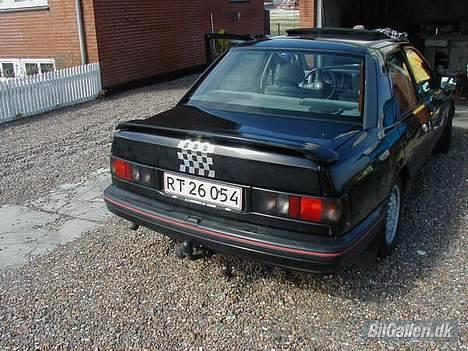 Ford Sierra 2.0 EFi *Solgt* - Ja en lille skrå-vinkel fra nummeren (: billede 1