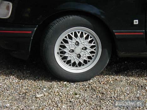 Ford Sierra 2.0 EFi *Solgt* - De fælge kommer ikke til at blive på hele tiden.. Føj da billede 4