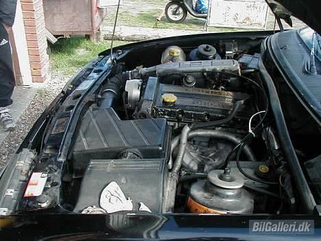 Ford Sierra 2.0 EFi *Solgt* billede 8