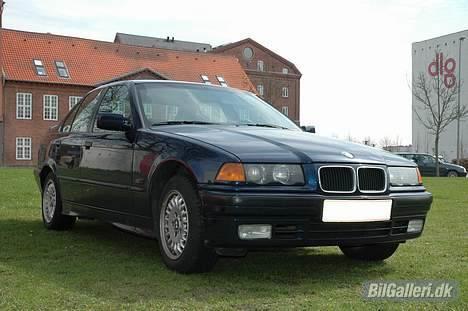 BMW 318i billede 2