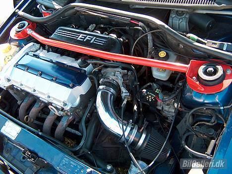 Ford Escort RS2000 - solgt - - Motorrummet har fået den store tur, men mangler stadig lidt. :-D billede 3