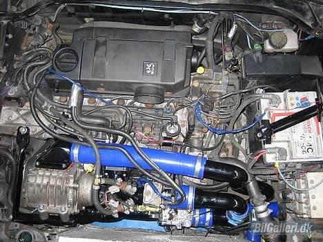 Peugeot 306XT - Dette billed er fra før jeg satte ny IC på, så jeg har ændret i rørne siden... billede 5