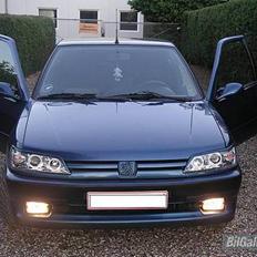 Peugeot 306