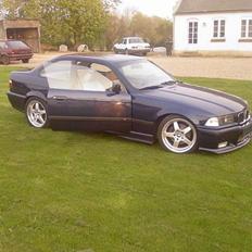BMW 318 is E36