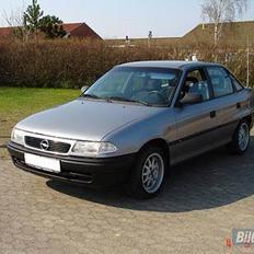 Opel Astra **SOLGT**
