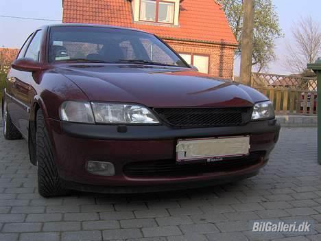 Opel vectra b  cdx savnet ! - det har pyntet med et nyt frontgrill billede 10