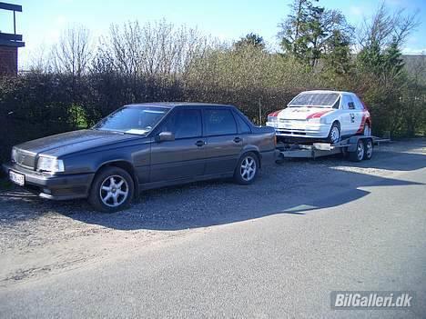 Volvo 850 GLT <<SOLGT>> - Ja så er den lige hårdt spændt for igen men den kan jo li´ det. Det er netop det den er købt til og den gør det til UG billede 13