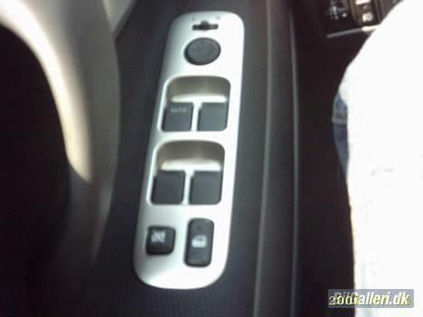 Suzuki Liana GLX billede 3