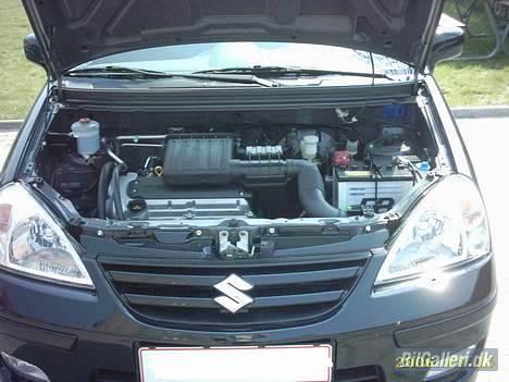 Suzuki Liana GLX billede 10