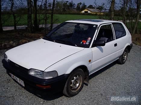 Toyota Corolla 1.3 XL  (DØD) billede 2