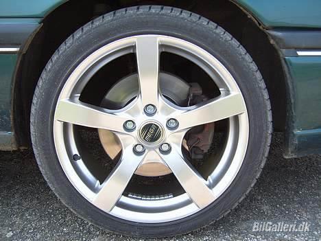 Opel Vectra A 2,5 V6 24V-SOLGT - Mine nye sommerhjul, Mega Pantera 7 1/2 X 17 med 215/40-17 billede 6