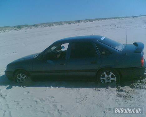 Opel vectra a.. smadret  ;/ - lidt sjov på stranden.. er bramserne ikke glade for :D billede 2