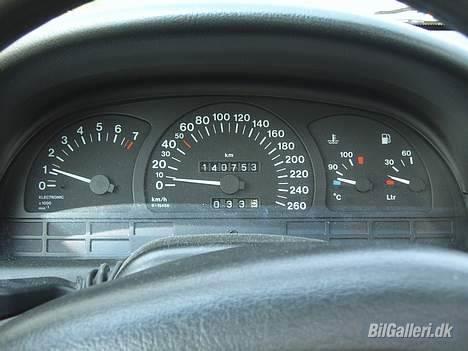 Opel Vectra A 2,5 V6 24V-SOLGT - 140.000 km. i en V6´er er ingenting... den bare kører og kører... billede 11