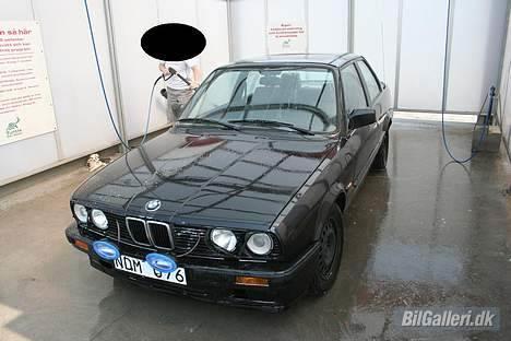 BMW 320i E30 (R) Totaltskadet billede 9