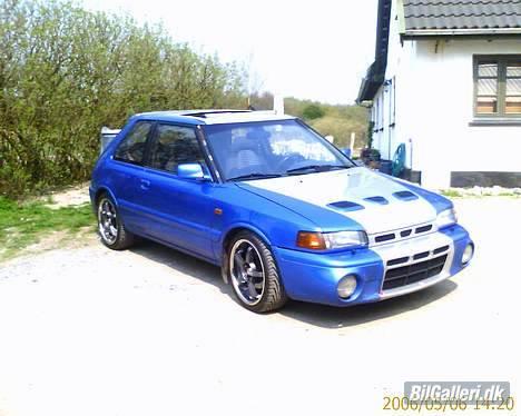Mazda 323 1,8i GT-R 4WD Turbo - Nye fælge monteret og bilen klargjort til generalforsamling i Mazda Rx Club Denmark billede 9