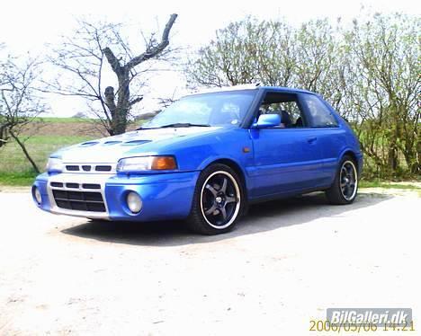 Mazda 323 1,8i GT-R 4WD Turbo - Nye fælge monteret og bilen klargjort til generalforsamling i Mazda Rx Club Denmark billede 12