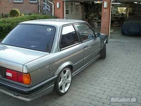 BMW E 30 318 IS "SOLGT" billede 15