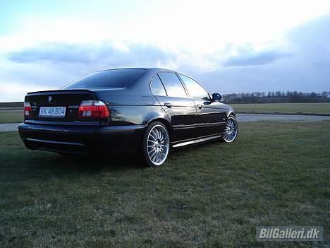 BMW 523i  SOLGT billede 4