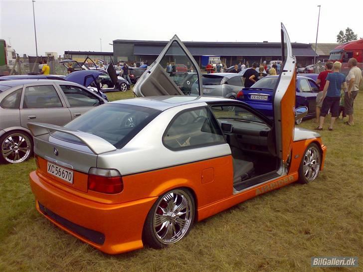 BMW 316i Compact Airrider - Det er så det nyeste billede.. bemærk den nye kofanger samt vingen billede 3