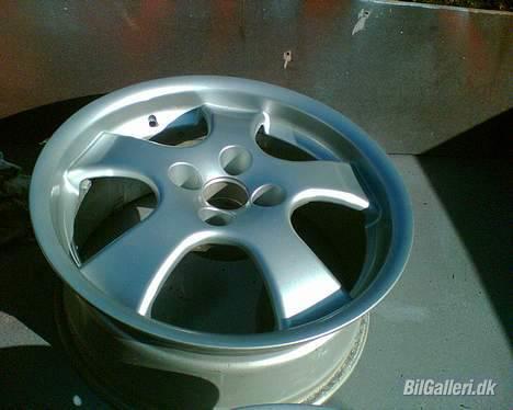 VW Golf II - igen efter rep. og maling+lak.... Syns selv de er blevet nice.... :-) billede 20