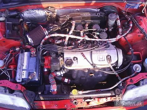 Honda Civic - Slået ihjel  - Motorrummet komplet billede 6