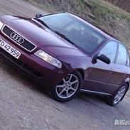 Audi A4 1,8 Turbo **SOLGT**