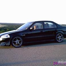 Honda civic vti 4dørs solgt