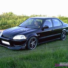 Honda civic vti 4dørs solgt