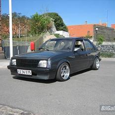 Opel kadett D 2.5 v6 solgt